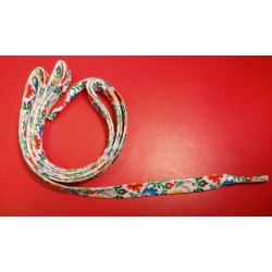 Sznurówki wzory kurpiowskie jasne